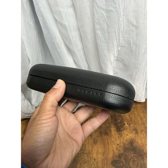 Oakley Black Authentic Hard Shell Eyeglass Case Protective Clam Shell CASE ONLY - Picture 4 of 10